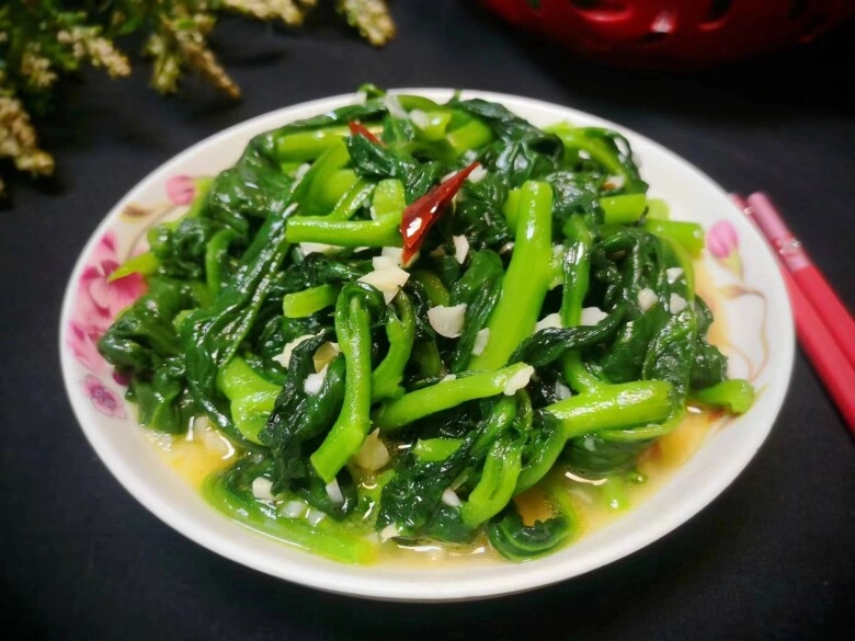 Loại rau quen mặt có hàm lượng selen gấp 30 lần hành tây giúp bổ sung canxi để xương chắc khỏe người già trẻ nhỏ nên ăn - 8