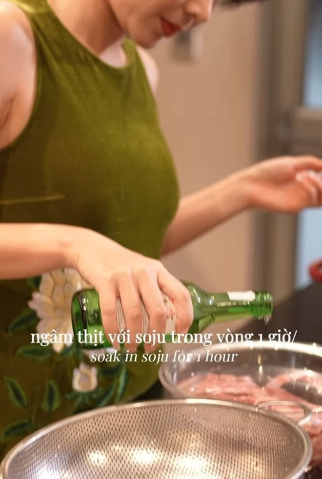 Lưu hương giang xinh đẹp vào bếp làm món súp sườn hàn quốc cực đưa cơm - 3