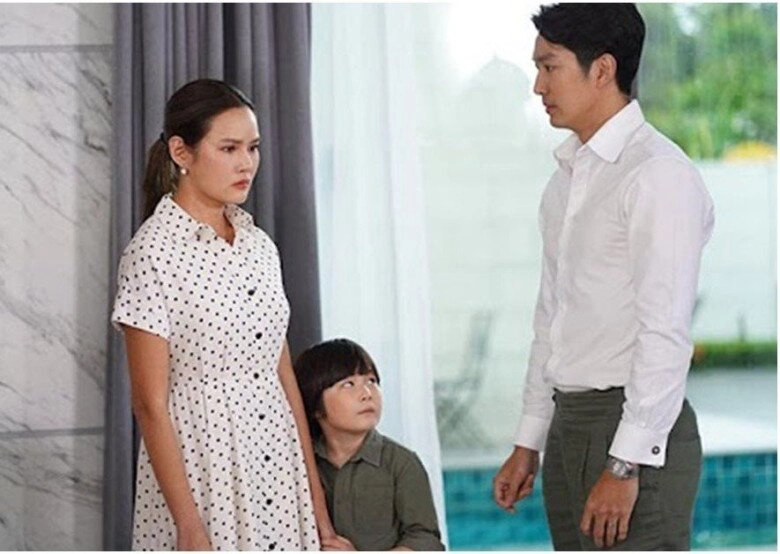 Ly hôn 5 năm chồng cũ bỗng nhắn tin muốn quay lại nghe lý do tôi không biết nên vui hay buồn - 1