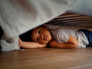 Ly hôn chồng 2 năm sau dẫn bạn trai về nhà ra mắt con gái thấy anh liền trốn dưới giường khiến tôi hoang mang - 2