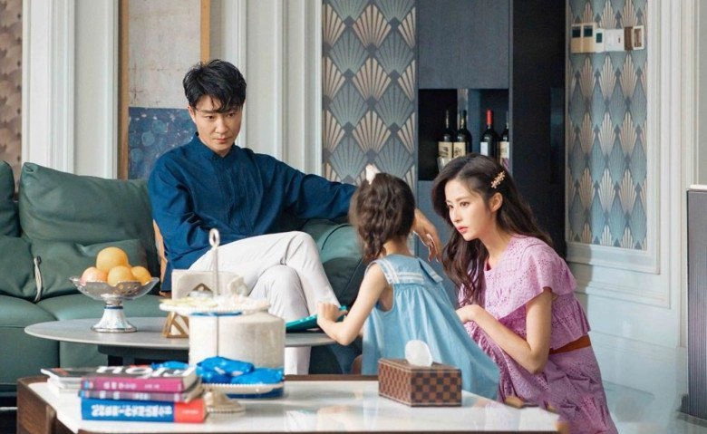 Ly hôn cưới giám đốc giàu có đêm tân hôn nhận được dòng tin nhắn 9 chữ chồng cũ gửi tôi khóc sưng mắt - 1