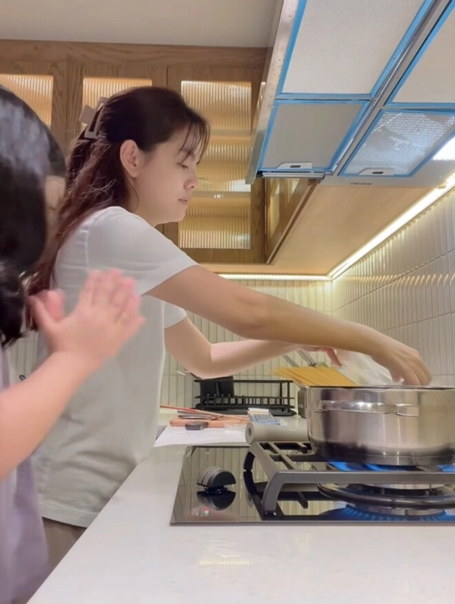 Mâm cơm nhà dân dã của phạm quỳnh anh làm cô tự thốt lên ui cha nhức cái nách - 6