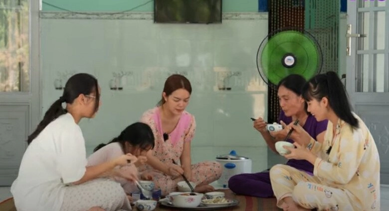 Mâm cơm nhà dân dã của phạm quỳnh anh làm cô tự thốt lên ui cha nhức cái nách - 15