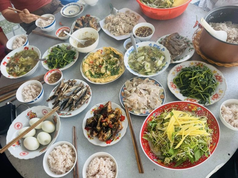 Mâm cơm quê dân dã của mẹ kế giản dị làm hồ bích trâm thèm và thấy ngon nhức nách - 2