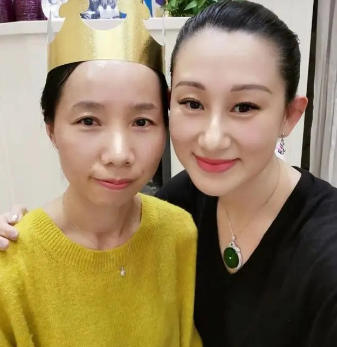 Mẫu nữ 3 con 13 năm chưa thay vú em cho bảo mẫu sống trong biệt thự triệu đô tặng vòng kim cương - 6