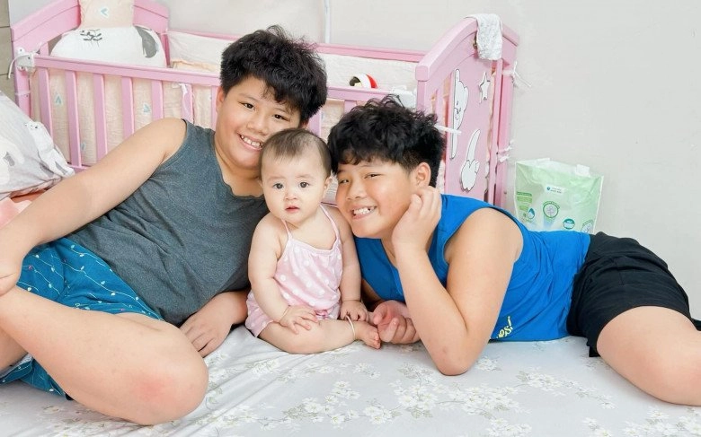 Mc hoàng linh chúng tôi là chiến sĩ 10 năm mới có con với chồng ái nữ 8 tháng có hàng lông mi trời ban - 2