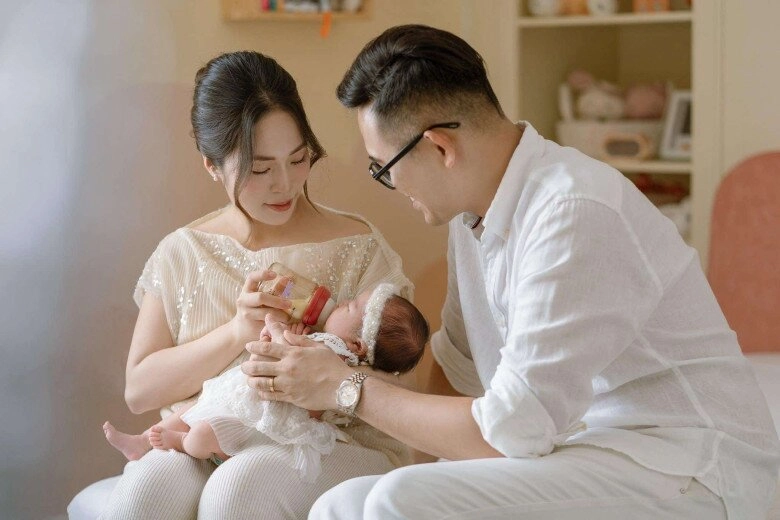 Mc vtv dẫn 11 thứ tiếng bùi đức bảo lên chức bố tuổi u40 kể chuyện chăm con trong nhà chục tỷ giữa hà nội - 6