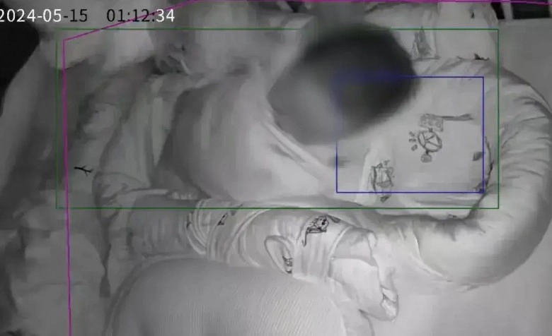 Mẹ bỉm sữa chi 100 triệu tháng thuê bảo mẫu chăm con camera trong nhà ghi lại cảnh tượng kinh hoàng vào đêm khuya - 2
