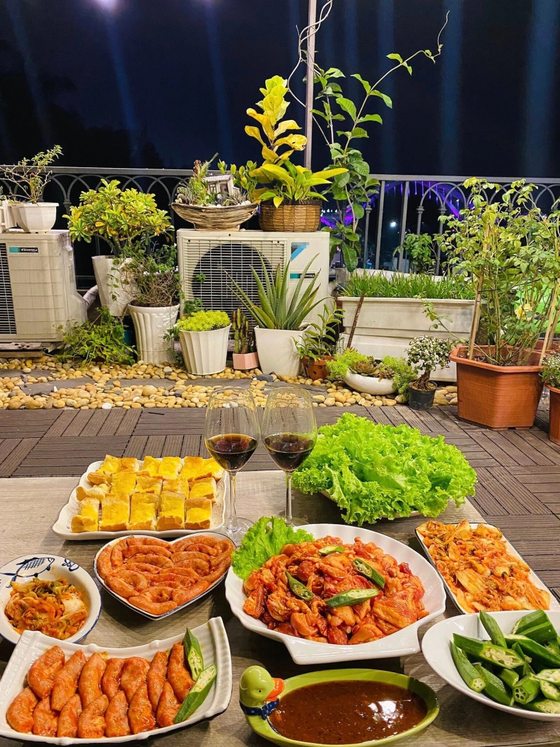 Mẹ đảm hải phòng mê nấu ăn khoe những bữa cơm trên mái nhà ít rau nhiều thịt nhìn mà mê mẩn - 5