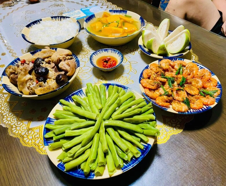 Mẹ đảm khoe loạt mâm cơm nhà vừa ngon lại dễ nấu chồng nói nấu thế này bảo sao không mập - 18
