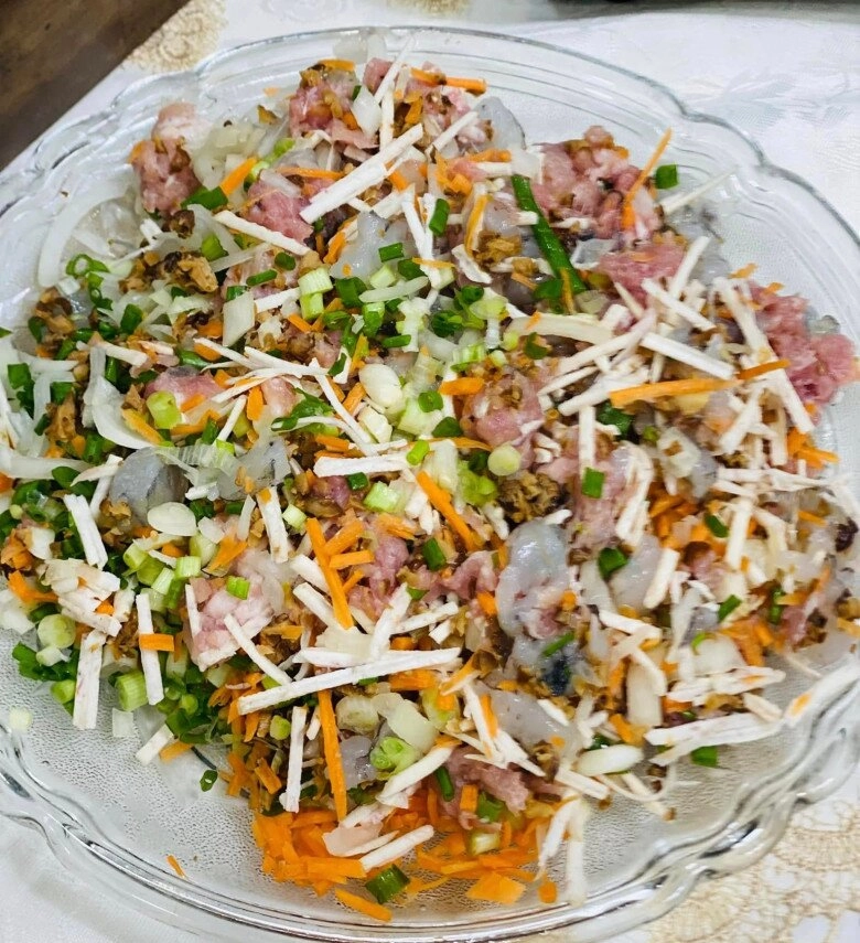 Mẹ đảm làm nem rán kiểu miền nam không cần đến trứng nhưng vẫn giòn ngon nhân kết dính như thường - 3