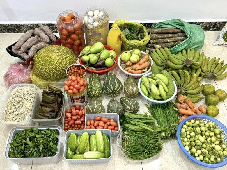 Mẹ đảm nghiện đồ quê tháng nào cũng được bố mẹ gửi đồ đầy ắp tủ chia sẻ cách bảo quản thực phẩm cả tháng vẫn ngon - 1
