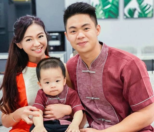 Mẹ u60 cứ ra đường là bị nhầm thành bạn của con vì thân hình như gái 18 - 2