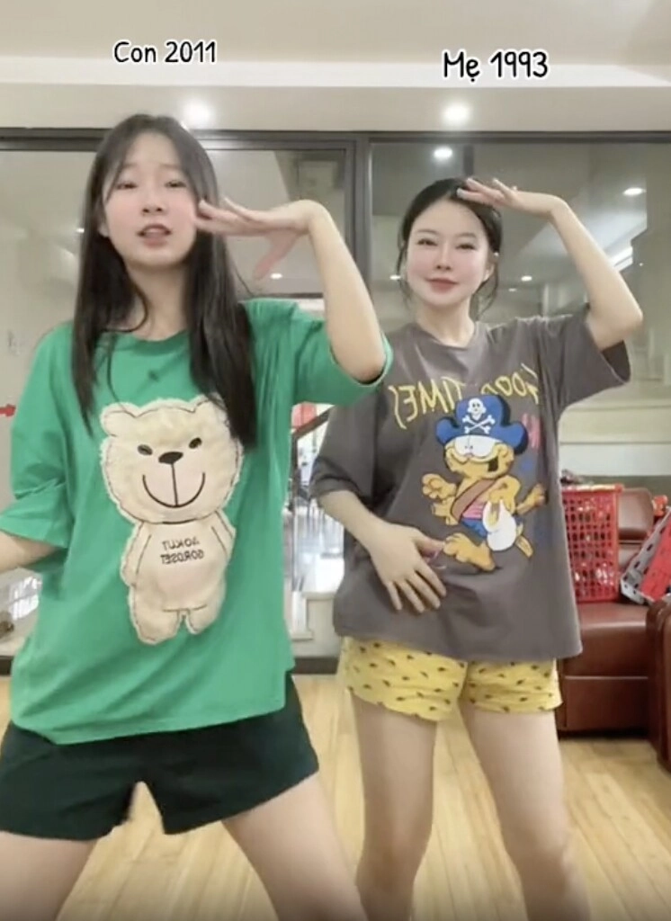 Mẹ việt 9x và con gái 2k11 gây sốt tiktok 99 dân mạng đoán sai ai là mẹ ai là con - 4