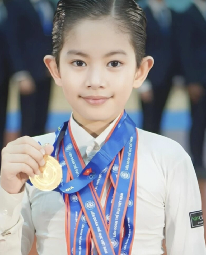 Minh cường - con trai khánh thi phan hiển trải lòng nhân dịp sinh nhật dân tình không ngớt lời khen - 5