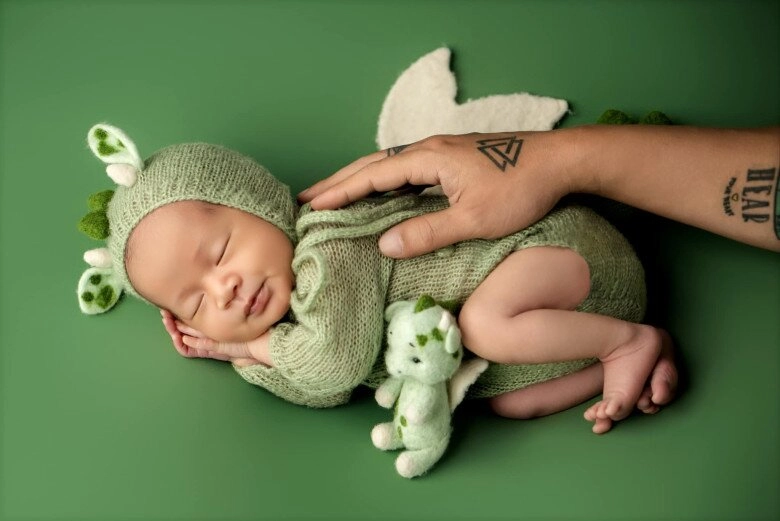 Mỹ nhân cà mau 2k sinh con trai với ông chú u41 hồ quang hiếu tự hào quý tử có đôi chân dài hệt mẹ - 9