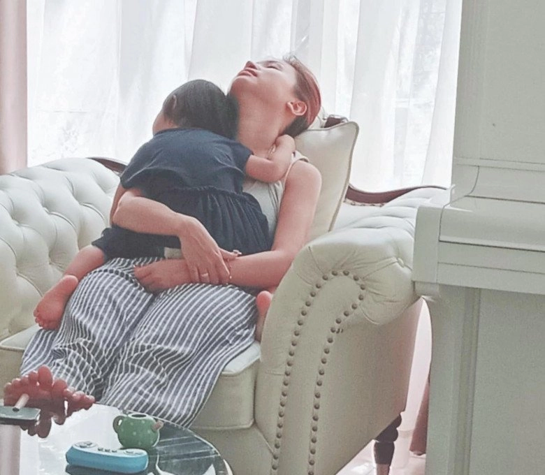 Mỹ nhân nhật ký vàng anh vân hugo u40 làm mẹ 4 con cảnh ở nhà chăm con không lung linh như ảnh mạng - 2