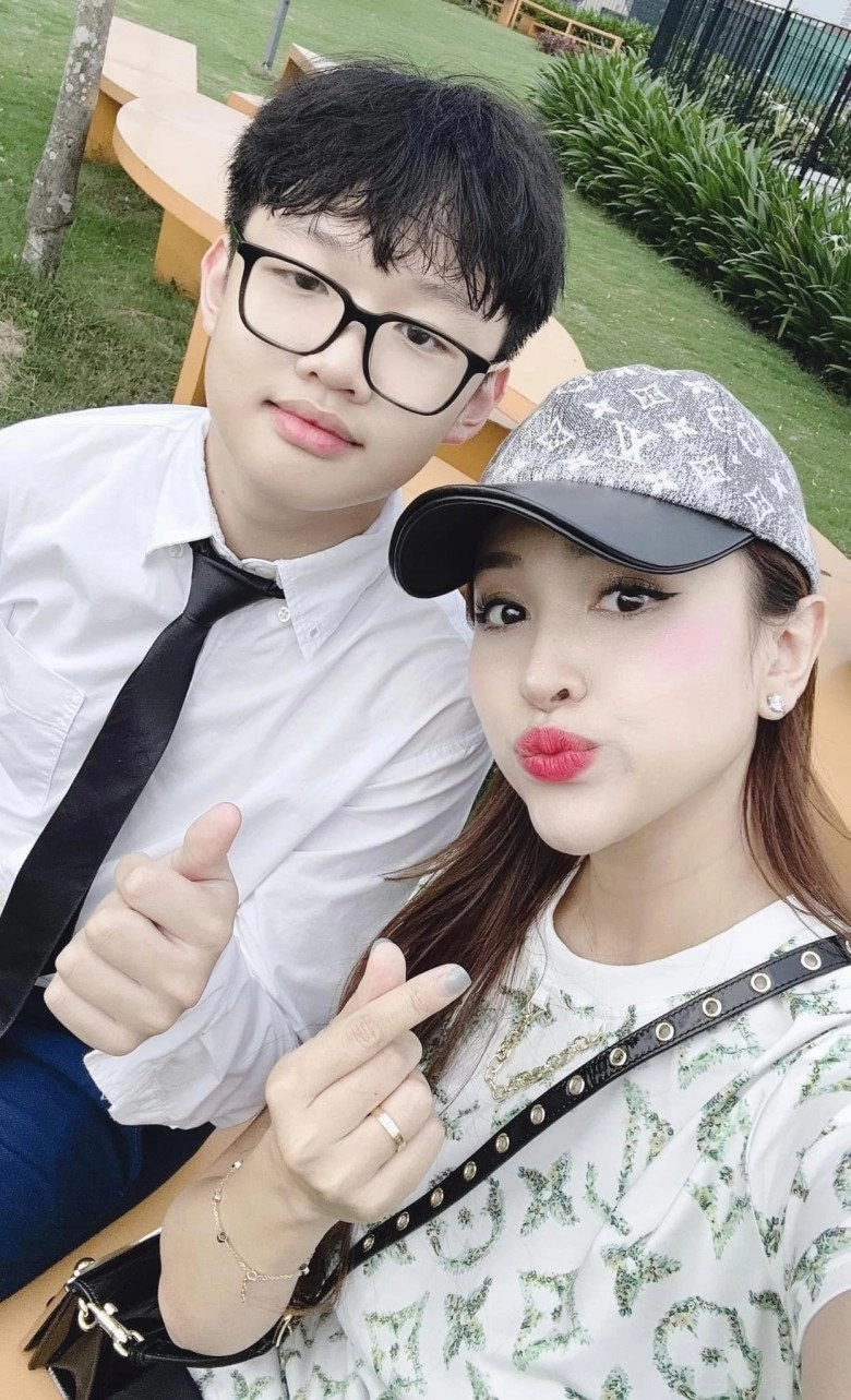 Mỹ nhân nhật ký vàng anh vân hugo u40 làm mẹ 4 con cảnh ở nhà chăm con không lung linh như ảnh mạng - 4