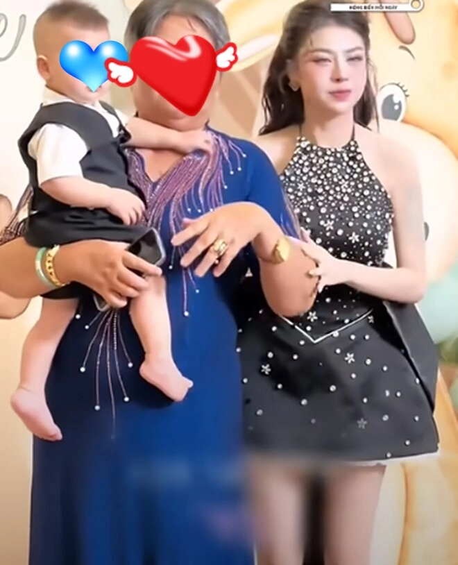 Nam ca sĩ việt lên tiếng chuyện con dâu hotgirl 2k bị mẹ chồng gạt tay không cho bế cháu nội trong tiệc thôi nôi - 3
