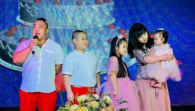 Nam diễn viên 1m50 lấy vợ trẻ đẹp kém 9 tuổi u50 chuẩn bị lên chức bố bỉm 4 con - 5
