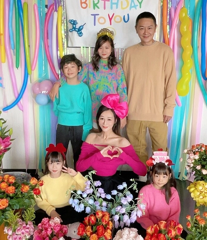 Nàng á hậu 5 năm sinh 4 con cùng chồng đại gia vóc dáng mẹ bỉm u40 hiện tại đẹp nõn nà ai cũng trầm trồ - 6