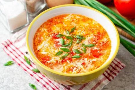 Nấu canh trứng cà chua người đòi cho nước lọc người nấu nước máy đầu bếp mách làm thế này canh ngon nổi vân đẹp - 4