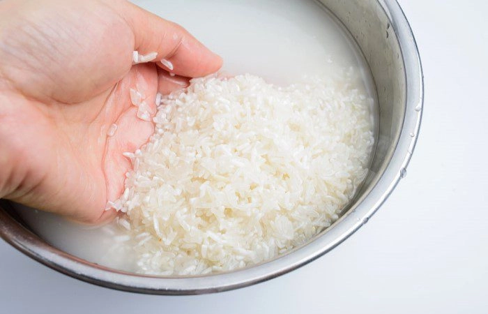 Nấu cơm đừng chỉ cho mỗi nước nhớ thêm 2 thứ này không cần nồi xịn cơm vẫn dẻo thơm khó tin - 2