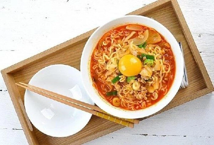 Nấu mì tôm áp dụng ngay công thức 4-5-1 đảm bảo vừa ngon lại chẳng lo thiếu chất dân văn phòng bận rộn cũng làm được - 2
