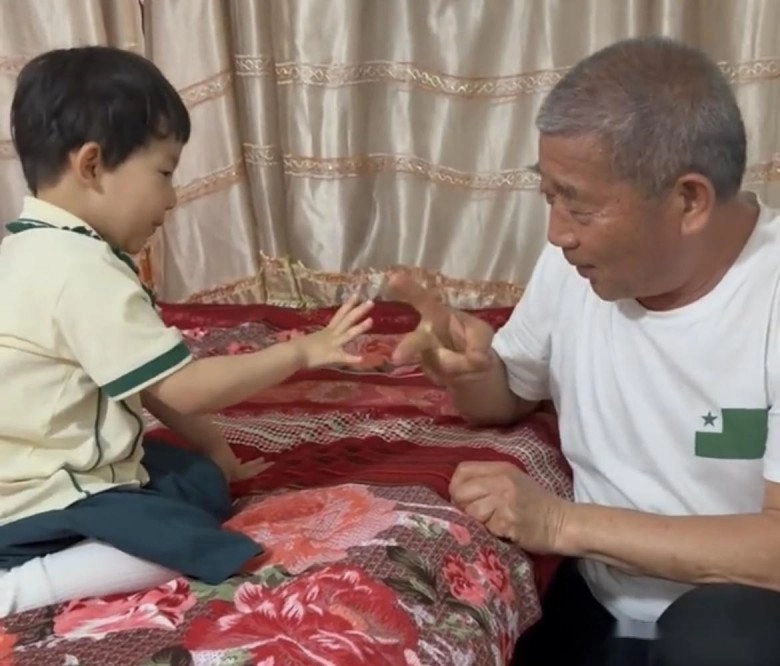 Ngày của cha ngọt ngào cảnh ông bố 73 tuổi chăm con gái 4 tuổi bị nhiều người nhầm là ông nội của con - 5