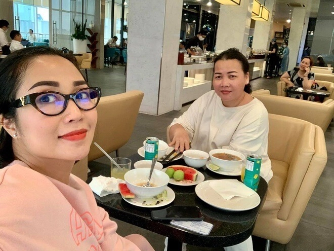 Người giúp việc 16 năm chăm con cho ốc thanh vân giờ được con trai nhà chủ chăm sóc lại yêu quý hơn cả mẹ ruột - 12