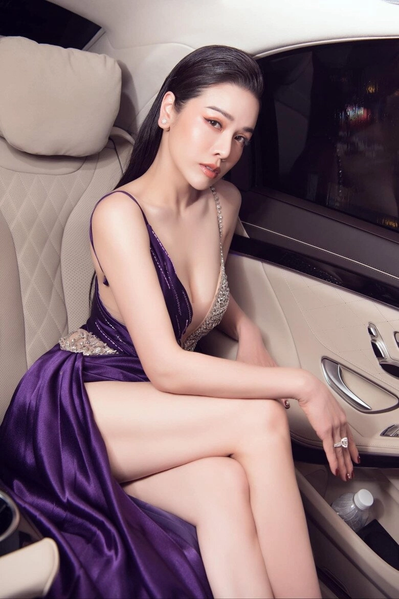 Nữ ca sĩ góp 13 tỷ cứu trợ sau bão yagi hoá ra là mẹ đơn thân u40 trẻ đẹp con trai càng lớn càng giống chồng cũ đại gia - 2