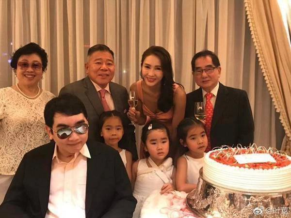 Nữ diễn viên từng bị chỉ trích vì lấy chồng khuyết tật làm mẹ nuôi 3 con gái trong biệt thự 1000 tỷ ai cũng nể - 3