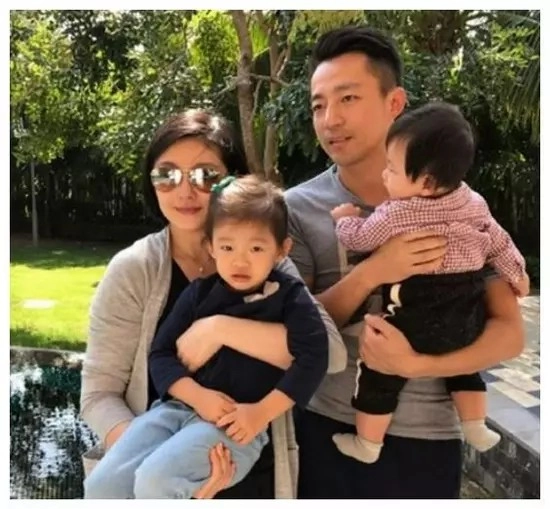 Nữ dv hạng a và chồng cũ thiếu gia bị chỉ trích vì suốt ngày đấu đá nhau bỏ bê dạy 2 con - 2