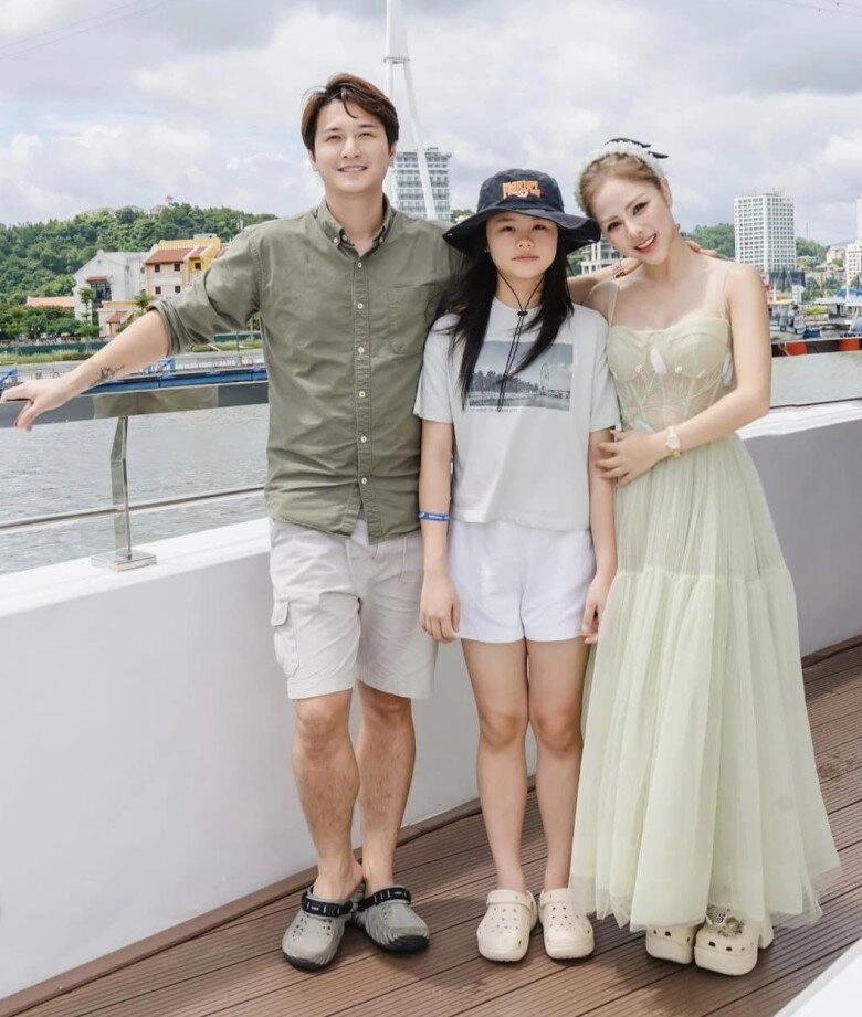 Nữ mc vtv làm mẹ đơn thân u40 ngoài đời trẻ đẹp bức ảnh chụp với con gái gây nhầm lẫn vì nhìn như chị em song sinh - 7