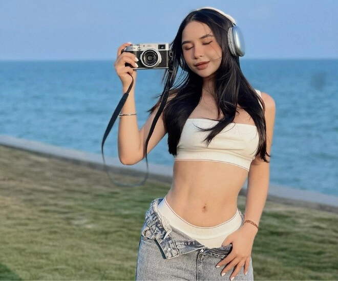 Nữ nhiếp ảnh gia việt gây sốt với loạt clip siêu xe sắc vóc bốc lửa dân tình ngã ngửa không ngờ là gái một con - 1