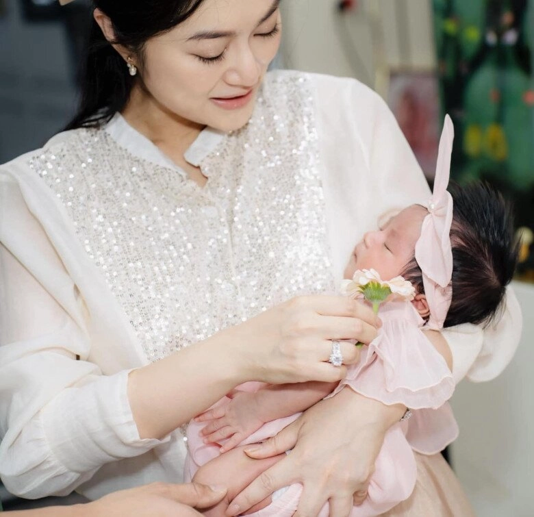Ở ẩn suốt 1 năm diễn viên thanh trúc sinh con đầu lòng tuổi u40 đặt tên con gái hiếm ai trùng - 1