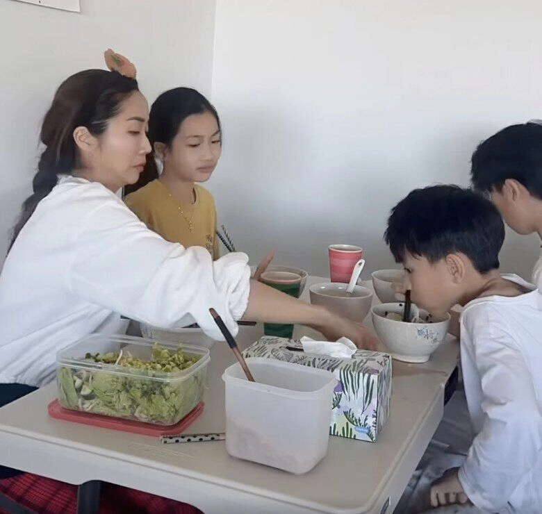 Ốc thanh vân đừng đẻ 1 đứa hãy đẻ 1 bầy dòng trạng thái của mẹ 3 con khiến cõi mạng xôn xao - 3