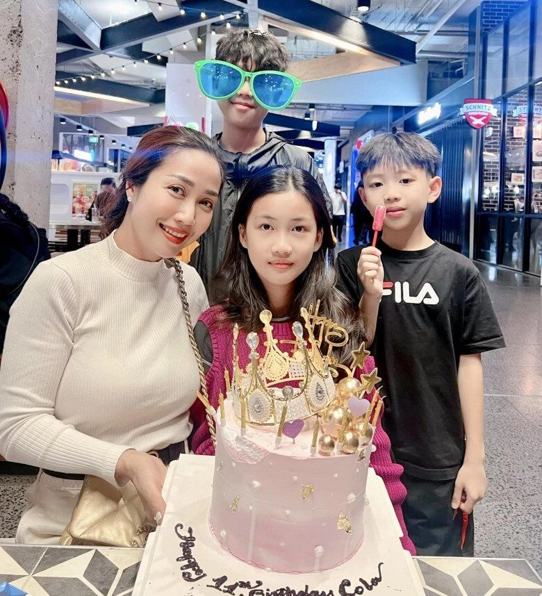 Ốc thanh vân quay clip đi hái cherry ai cũngchú ý bé cola thiếu nữ 11 tuổi hợp nước úc chân dài dáng đẹp sau 10tháng định cư - 10