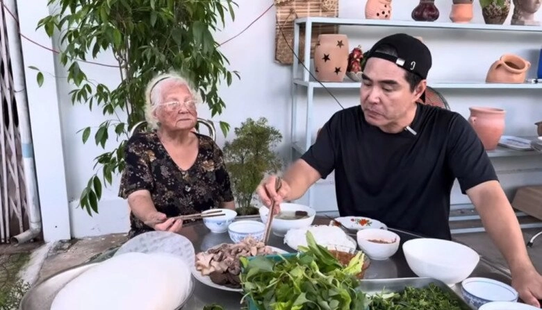 ông chú độc thân của showbiz việt ăn cơm bằng thau khiến bạn bè bình luận rôm rả - 3