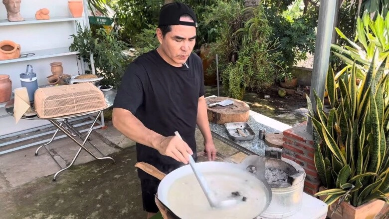 ông chú độc thân của showbiz việt ăn cơm bằng thau khiến bạn bè bình luận rôm rả - 10