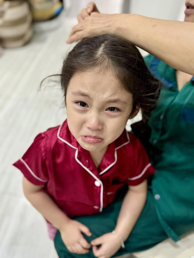 Pha lê làm mẹ đơn thân vất vả kiếm tiền con gái lai hàn 4 tuổi nói một câu ai nghe cũng thấy thương - 1