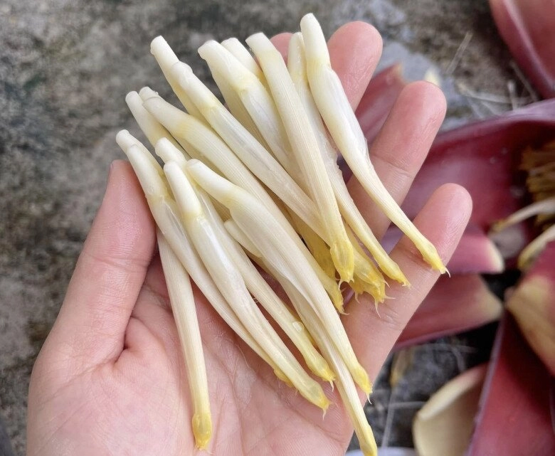 Phần này của hoa chuối thường bị vứt đi nhưng đem chiên lại được món cực phẩm - 3