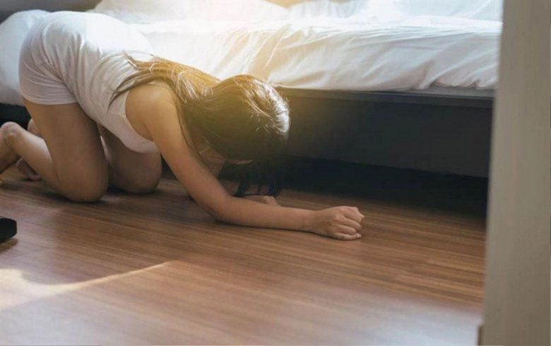 Phát hiện dưới giường con 10 tuổi có hũ trang sức vàng tôi bàng hoàng khi nghe đứa trẻ nói được bà nội cho - 1