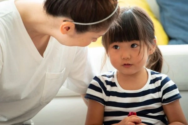 Phát hiện dưới giường con 10 tuổi có hũ trang sức vàng tôi bàng hoàng khi nghe đứa trẻ nói được bà nội cho - 2