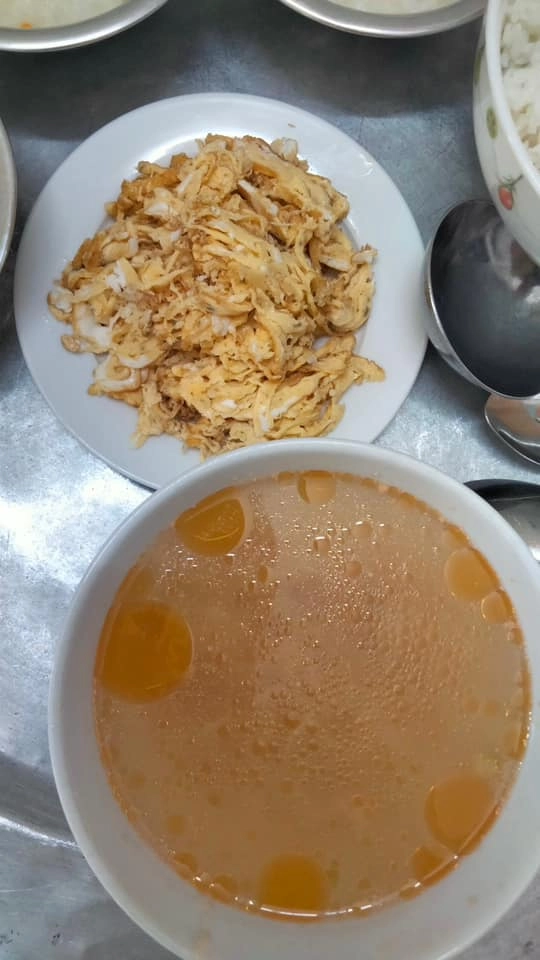 Phụ huynh đăng ảnh tố trường mẫu giáo ở hà nội học phí gần 5 triệutháng cho trẻ 1 tuổi ăn toàn mì ăn liền các mẹ hoang mang - 2