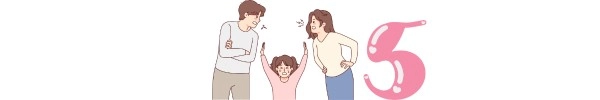 Phụ huynh hoang mang cảnh bà mẹ bị chồng hành hung trên giường con trai nằm cạnh mặc kệ xem điện thoại - 7