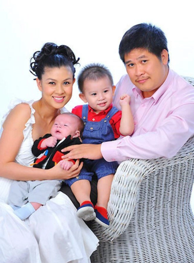 Phước sang có 2 quý tử điển trai với kim thư tên được đặt giống nhau theo họ lưu của bố rất hay - 1