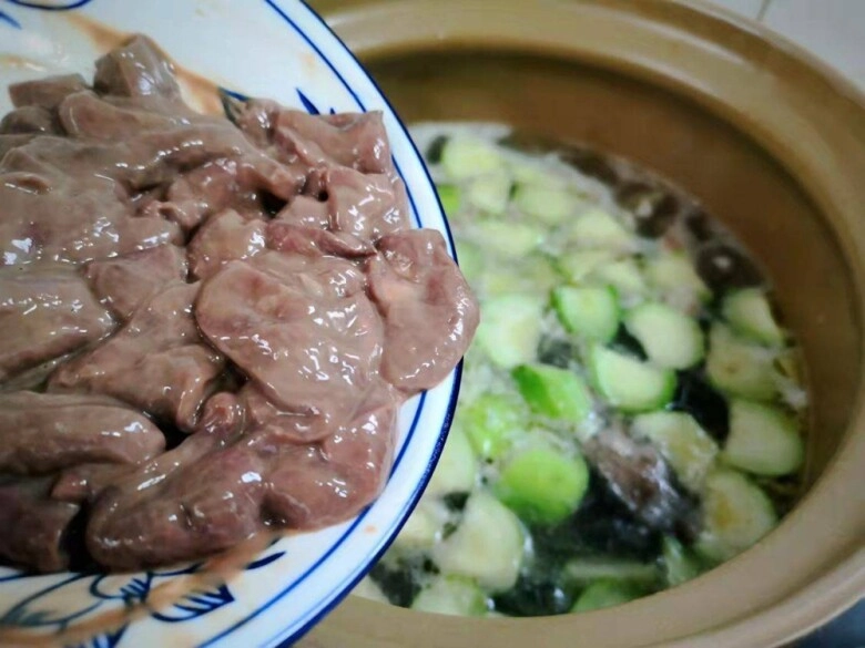 Quả này bán đầy chợ nhưng được coi là báu vật của mùa thu đem nấu canh với phần này của lợn vừa ngon lại bổ dưỡng - 4