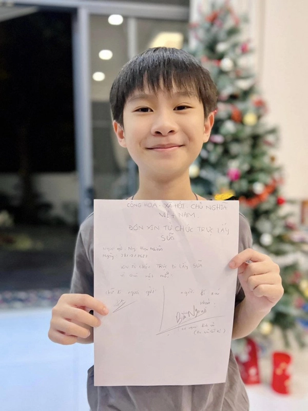 quý tử đầu lòng nhà lý hải - minh hà không học trường quốc tế vẫn nói giỏi 4 thứ tiếng và rất tự tin - 1