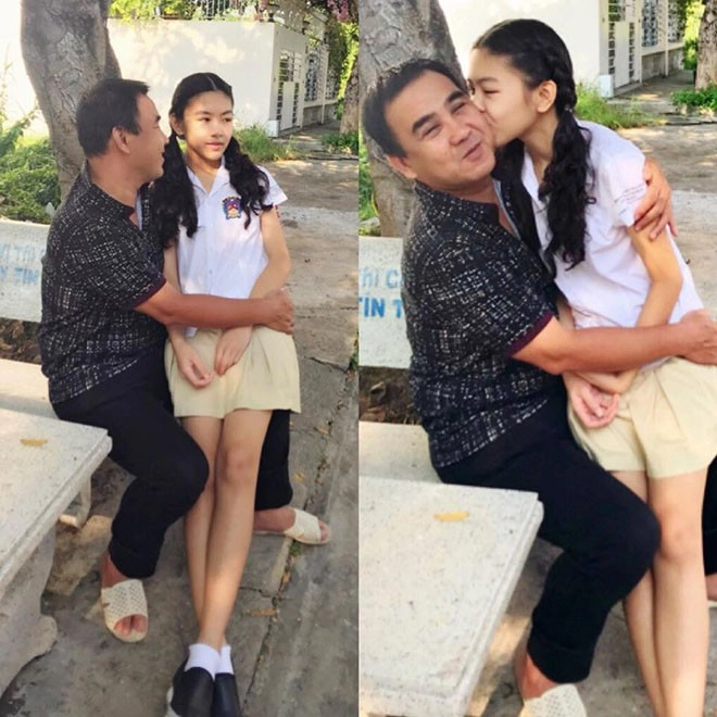 Quyền linh nổi tiếng với hình ảnh mc giản dị đi dép tổ ong con gái đi sự kiện xách túi 100 triệu - 5